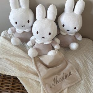 Nijntje beige met een gepersonaliseerd doekje